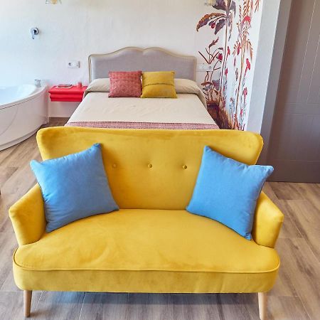 Casas del Cerro Casas Rurales Maribel - Complejo Moradas Del Cerro 2 - Suites Con Jacuzzi En Alcala Del Jucar מראה חיצוני תמונה