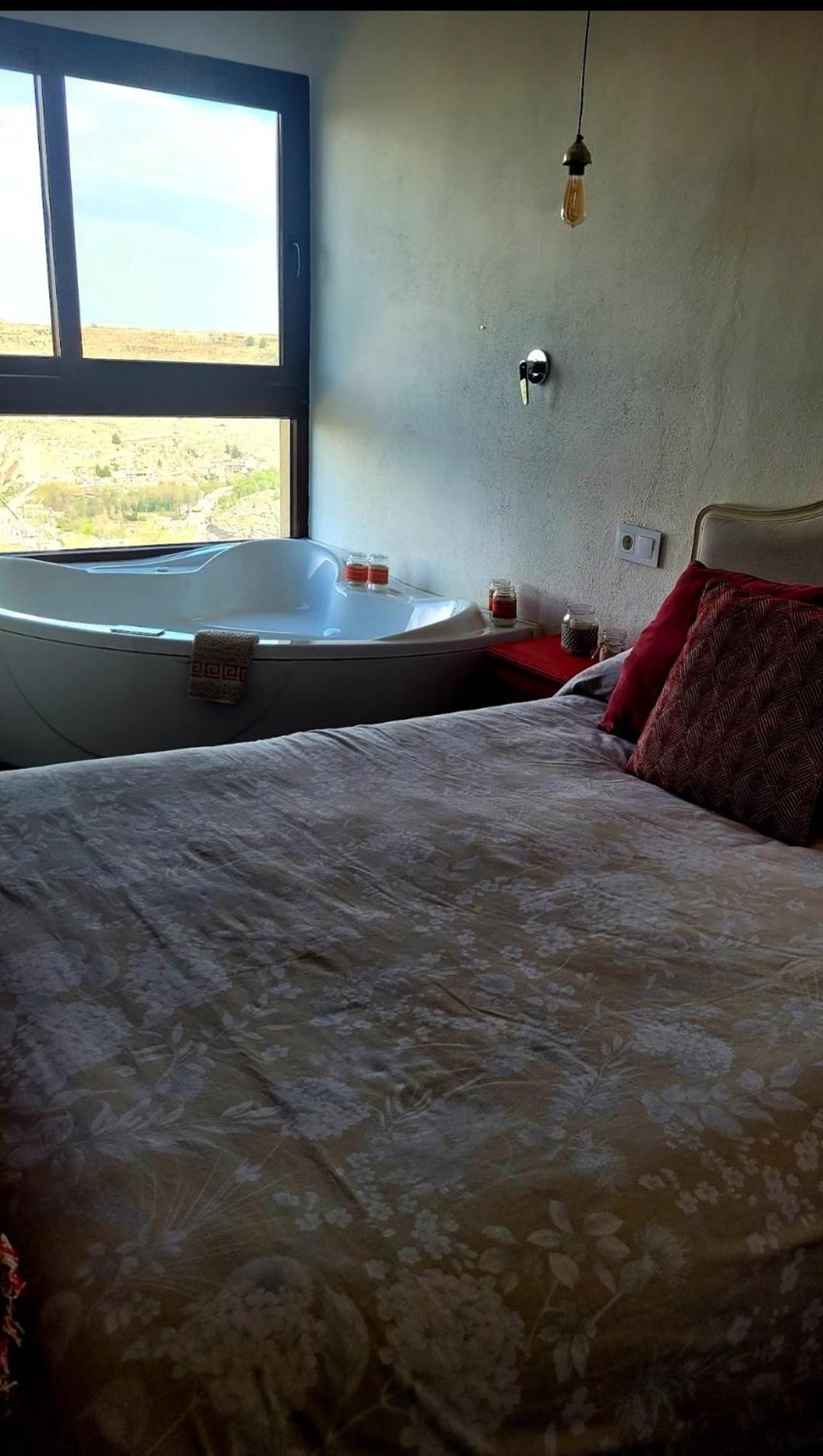 Casas del Cerro Casas Rurales Maribel - Complejo Moradas Del Cerro 2 - Suites Con Jacuzzi En Alcala Del Jucar חדר תמונה