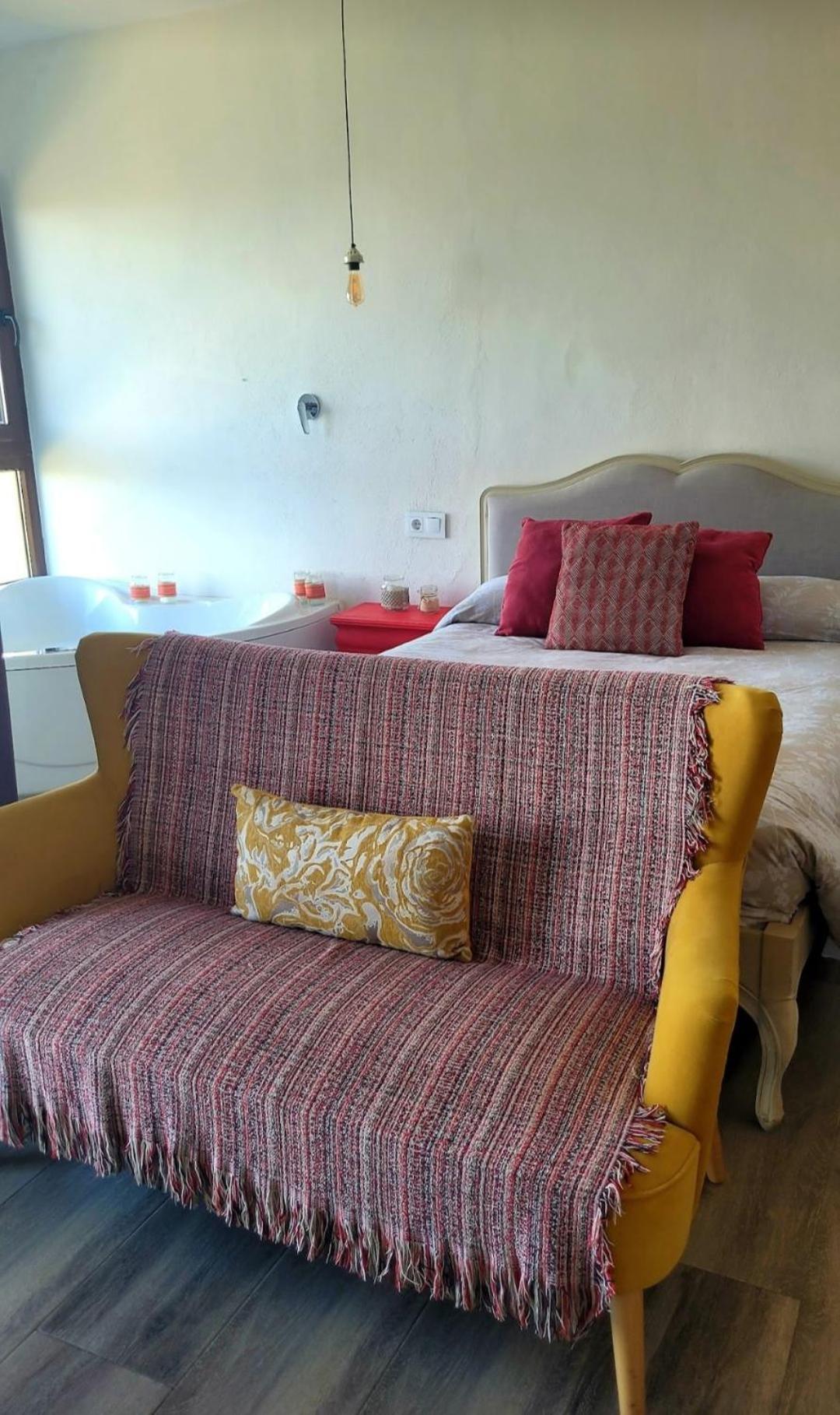 Casas del Cerro Casas Rurales Maribel - Complejo Moradas Del Cerro 2 - Suites Con Jacuzzi En Alcala Del Jucar חדר תמונה