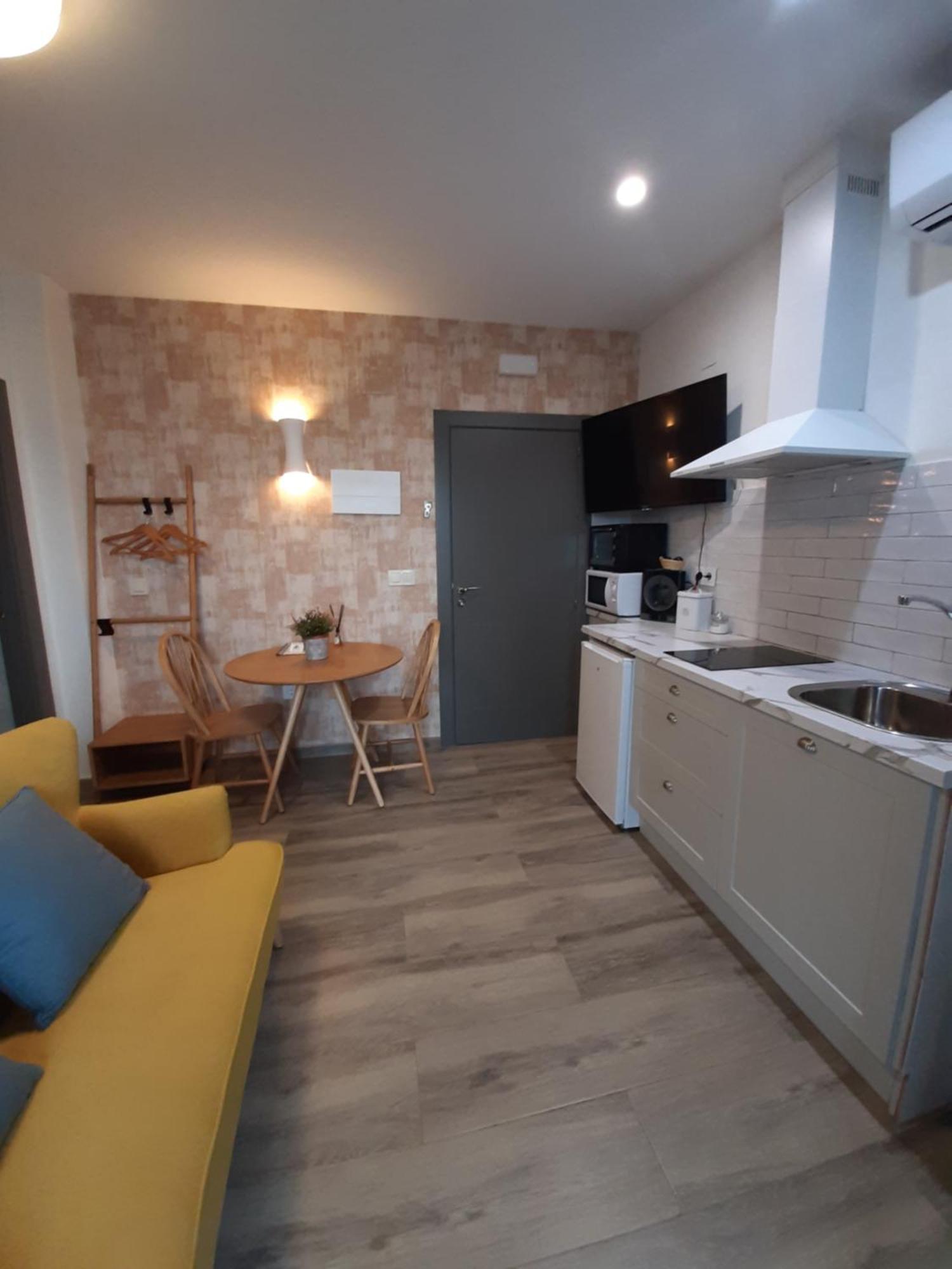 Casas del Cerro Casas Rurales Maribel - Complejo Moradas Del Cerro 2 - Suites Con Jacuzzi En Alcala Del Jucar חדר תמונה